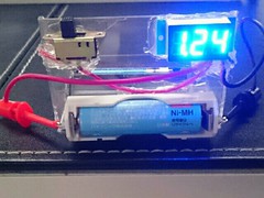 ・電圧計(単３電池 1本)