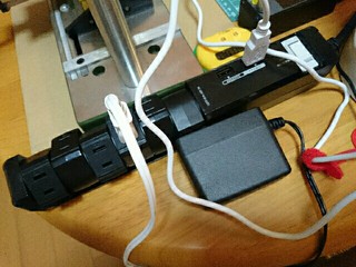 ファーゴ USB2ポート付回転式6個口OAタップ（ブラック）［2016/9/7］