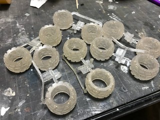 キラキラ金ラメタイヤん