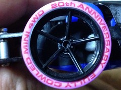 フルカウルミニ四駆20周年記念のゴールドメッキのタイヤ