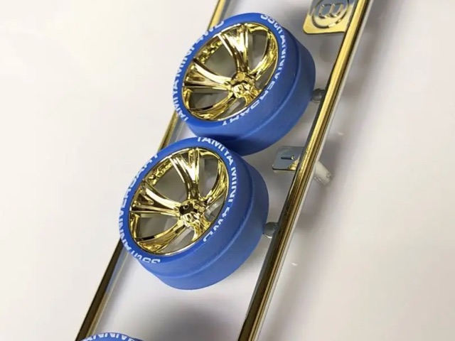 ミニ四駆35周年記念ブルー段付きペラタイヤ&ゴールドメッキAスポークホイール