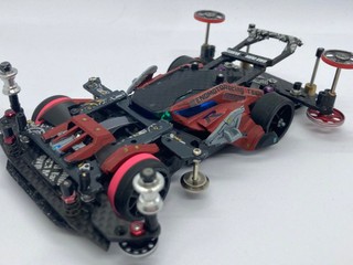 レイザーバックREDストライカー