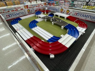 コジマ東海大学店
