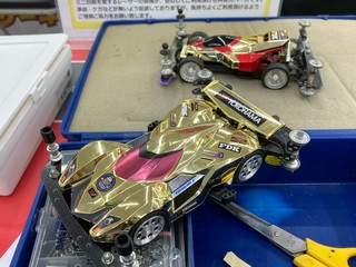 まばゆいボディたち