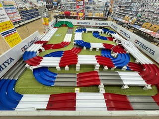 コジマ　ビックカメラ甲府店４.７